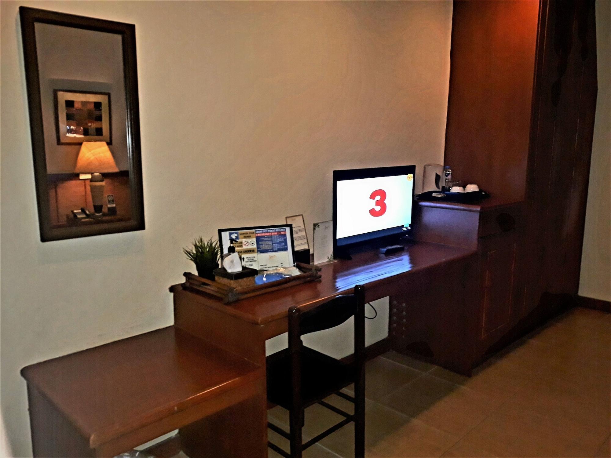 Java Hotel Laoag Exterior photo