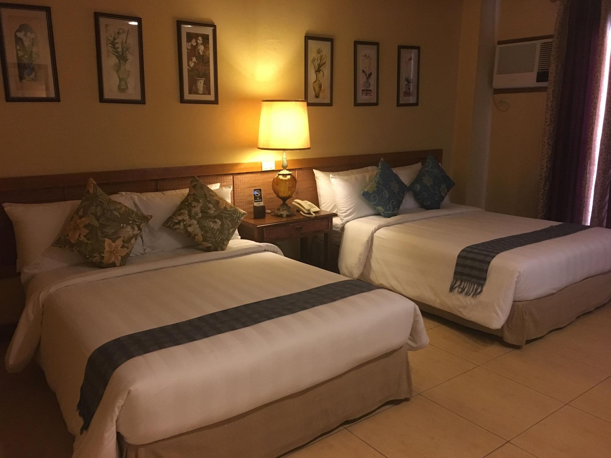 Java Hotel Laoag Exterior photo