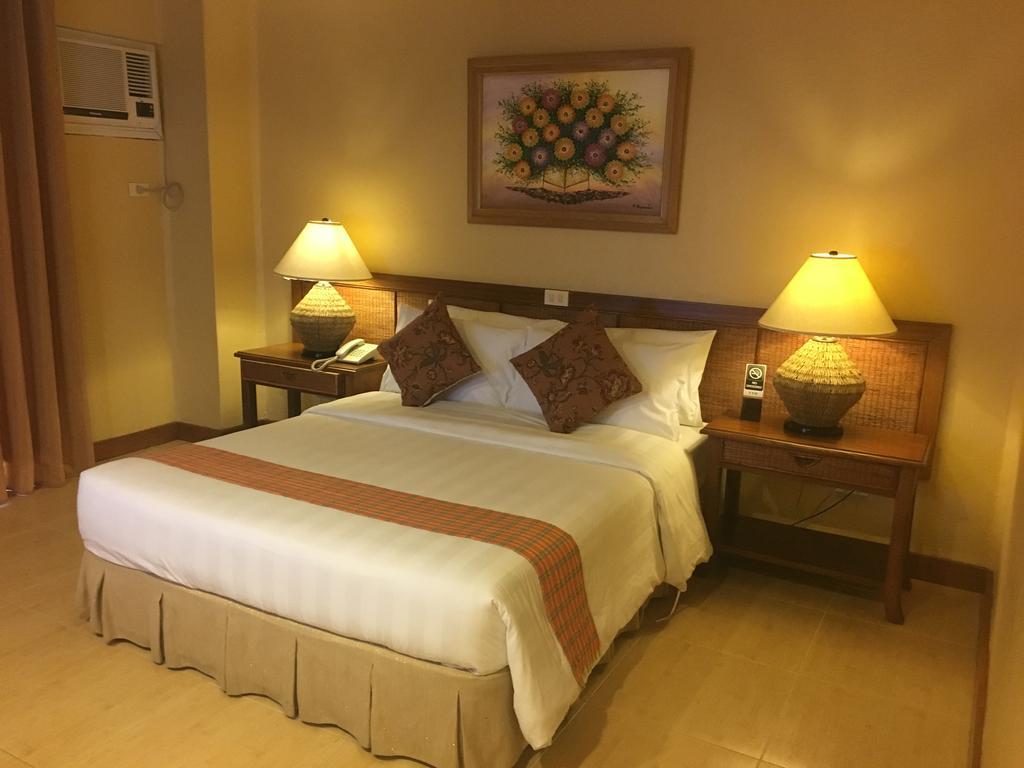 Java Hotel Laoag Exterior photo