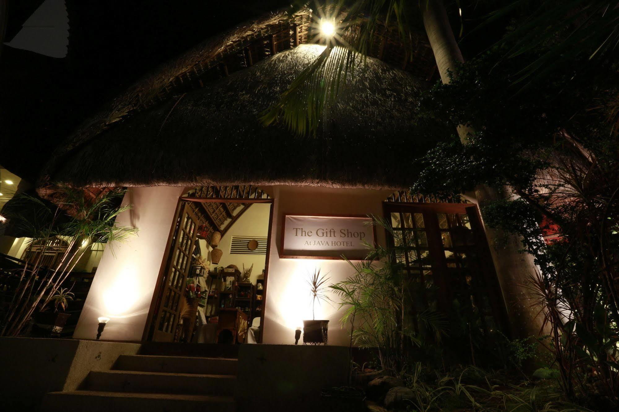 Java Hotel Laoag Exterior photo