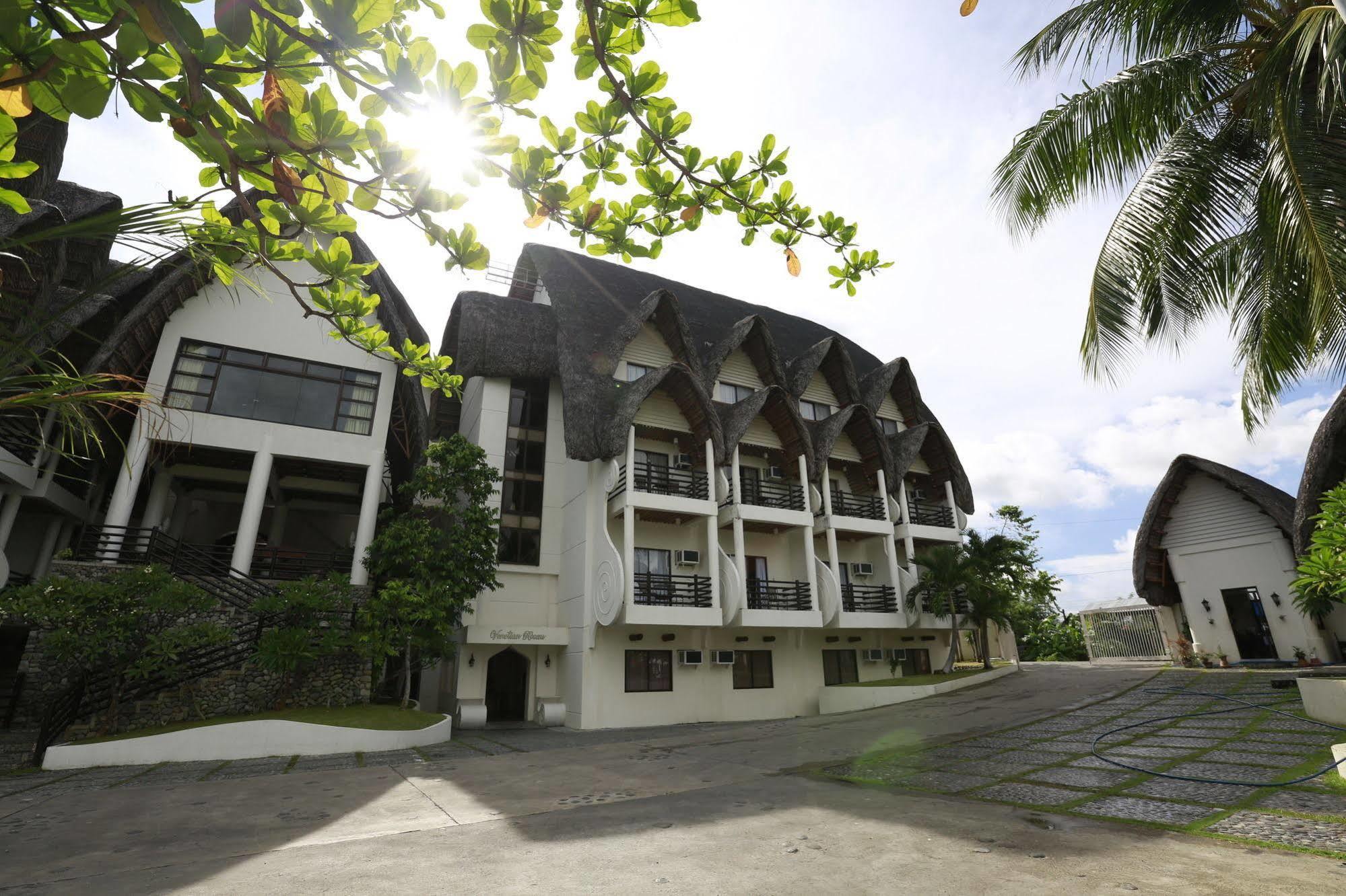 Java Hotel Laoag Exterior photo